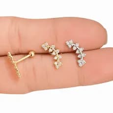 ✨ Piercing Cluster Reto para Orelha | Aço Antialérgico Coroa Folhas | Brilho e Conforto (ONP1171) 💎