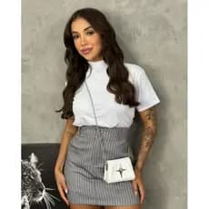 SHORT SAIA RISCA DE GIZ CINZA PRETO SHORT SAIA LISTRADO LISTRAS RISCA DE GIZ