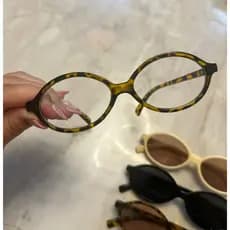 Óculos de Sol Oval Feminino Retrô Vintage Estilo Miu Tendência blogueiras.
