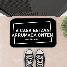 Tapete Antiderrapante 34x60cm | Casa | Decoração Porta ou Banheiro A CASA ESTAVA ARRUMADA ONTEM