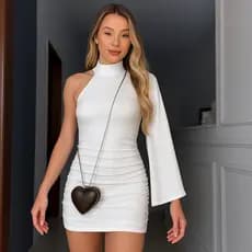 Vestido Curto e Justo – Gola Alta com Estilo Gringa Manga Nula