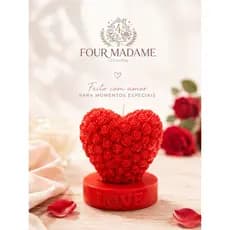 Coração Decorativo com Rosas Vermelhas Base Love Romântica para Presente e Decoração
