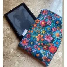 Capa/case para porta kindle  leitor digital em tecido - produto artesanal