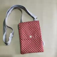 Bolsa feminina bolsa de ombro/ bolsa transversal/lateral pequena para celular produto artesanal