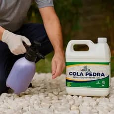 Cola Pedra Selante Líquido Permeável 5 Litros Seixos Jardim permeável após aplicação