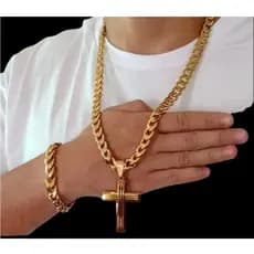 Presente Corrente e pulseira grossa dourada Aço inox c/ pingente cruz dourada aço inox 10mm Masculina