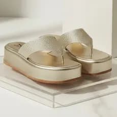 Sandália Feminina Tamanco Flat Plataforma Flatform Flip Flop Confortável Alto Dedo Dourado