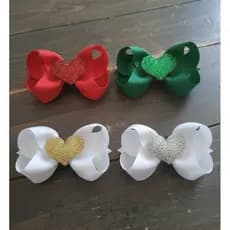 Laço Boutique Simples Gorgurão 12cm C/ Coração Glitter - Prendedor Bico de Pato - Acessório Menina