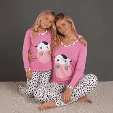 Kit 2 Pijamas Malha Premium Mae e Filha Vaquinha Inverno Blusa Manga Longa Conforto