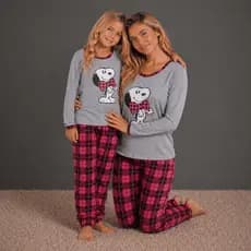 Kit 2 Pijamas Malha Premium Mae e Filha Snoopy Inverno Blusa Manga Longa Conforto