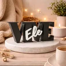 Letreiro Decorativo “Ele Vive” – Decoração Cristã Moderna e Inspiradora, decoração para escritório, mesa, estante