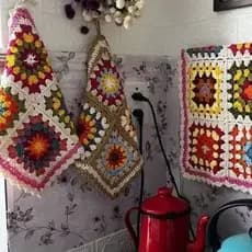 Toalhinhas de crochê colorida com 2 unidades