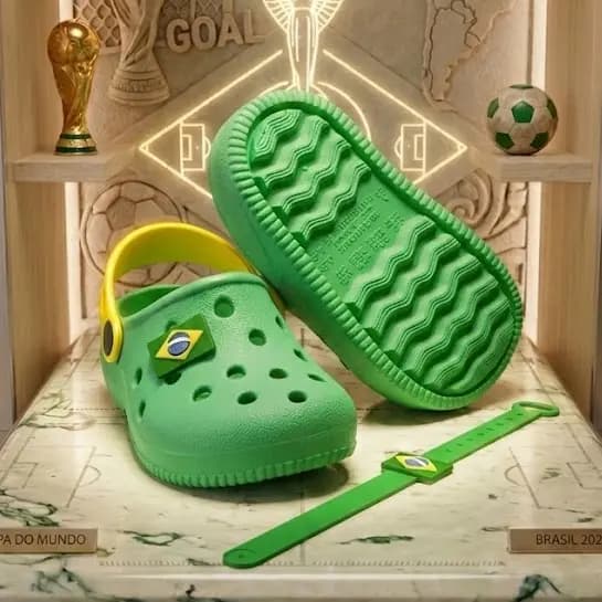 Babuche Infantil R Menino e Menina Brasil Copa do Mundo + Pulseira Brinde Antiderrapante Pronta Entrega