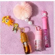 Gloss Labial Hidratante Lip Gloss com Chaveiro Abelha Pompom Kit Presente Feminino