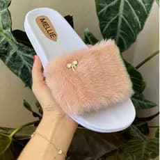 Chinelo Slide Feminino Pelucia Sandalia Pelinhos Blogueiras Influencers Rasteira Moderna Pelo Rasteirinha Pelinho Mellie