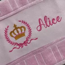 toalha bordada personalizada com nome coroa