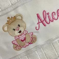 toalha bordada personalizada com nome infantil de bebê urso ursa