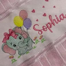 toalha bordada personalizada com nome elefantinho