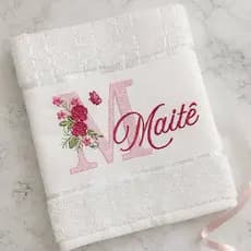 toalha bordada personalizada com nome