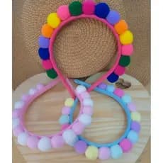 kit 3 Lindas Tiaras Com Pompons Grandes e Coloridos Kit Arquinho 3 Unidades Acessório de Cabelo Infantil