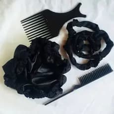 CACHEADA kit 4 peças. 1 afro puff. 2 pentes.1 toca cetim.CORES ALEATÓRIAS