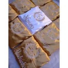 Robe de Cetim personalizado com bordado de brasão