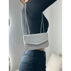 Bolsa feminina pequena alça  de  corrente ombro e transversal promoção