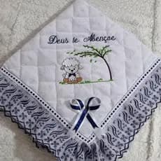 Manta De Lese Bordado e Forrada Carneirinho na Árvore Infantil Menino Menina