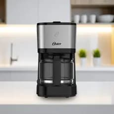 Cafeteira com Jarra de Vidro Corpo em Inox e Filtro Permanente 0,75 litros Oster 220v
