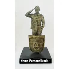 Estatueta Soldado em Continência  Personalize o NOME E O BRASÃO
