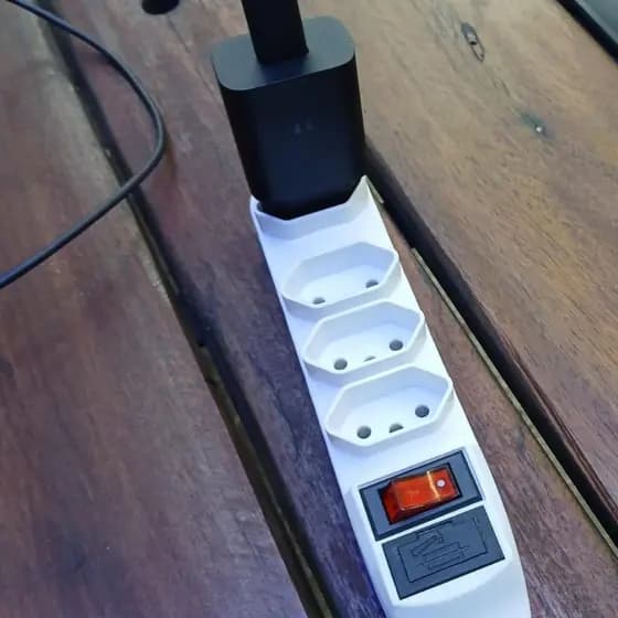 Filtro de Linha BF 4 Tomadas Branco – Proteção Elétrica, Segurança e Alta Durabilidade