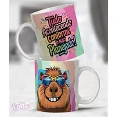 Caneca Divertida "Tudo Acontecendo Conforme o Não Planejado" - Coleção Paz & Bom Humor