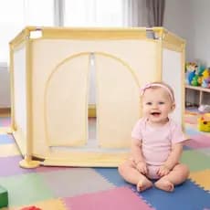 Cercadinho Chiqueirinho para Bebê Rister Baby Amarelo com Tela Respirável, Dobrável e com Tapete Colorido