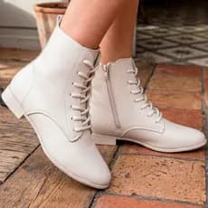 Bota Feminina Cano Curto Coturno Calce Fácil Zíper Lateral Confortável Antiderrapante