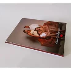 Fotolivro Revista 15x21, Paginas 20,  Capa dura,  Fotos com Impressão de alta qualidade