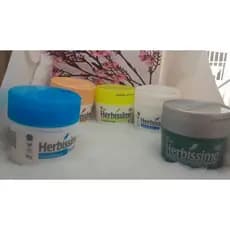 desodorante herbíssimo em creme hidratante e nao escurece as axilas