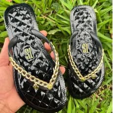 Chinelo De Dedo Feminino  Detalhe de Corrente Sandalia Rasterinha Bordada Leve Acolchoada