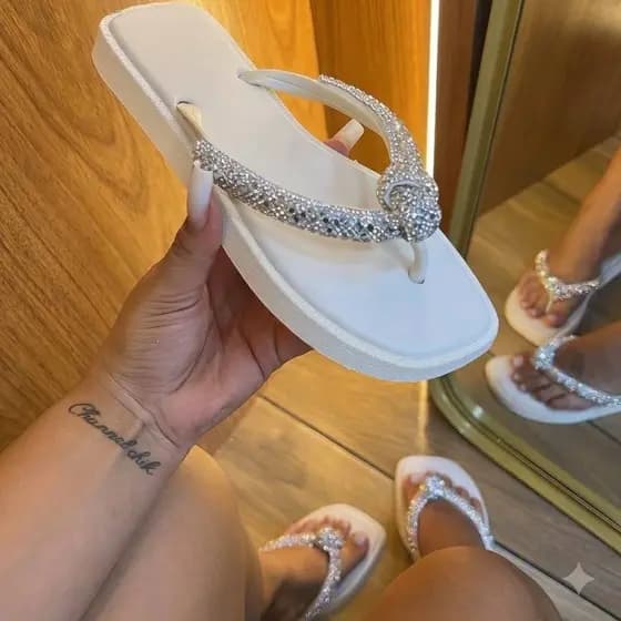 Sandalia Rasteirinha Feminina Elegante Bico Quadrado Detalhe Strass Nó Brilhante Chinelo Rasteira Confortavel