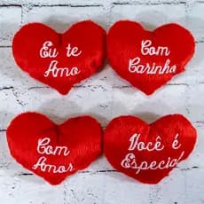 Combo 4 corações de pelúcia 10 cm - frases sortidas