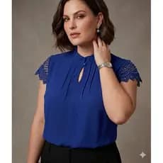 Blusa feminina plus size delicada de crepe com pérolas e renda, social elegante, fardamento