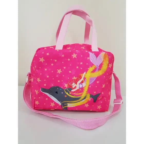 Bolsa Térmica Infantil Mergulhando com Estrelas Estampa Sereia e Golfinho Rosa