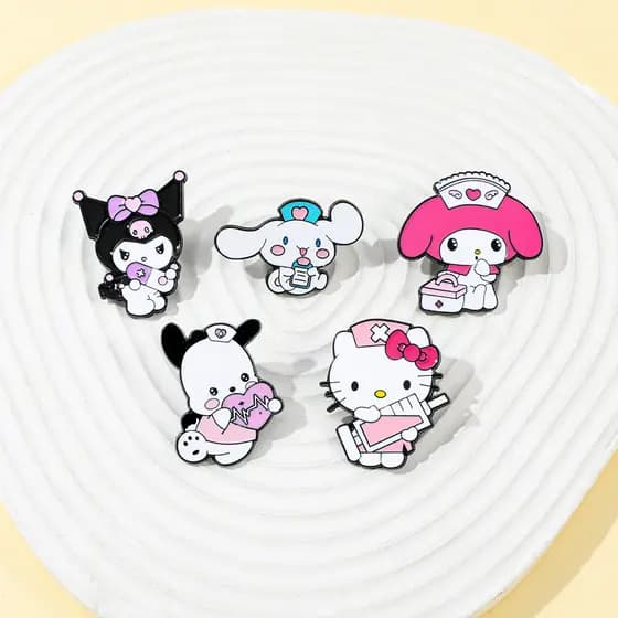Broche de Metal de Desenho Animado da Família Sanrio, Anime Japonês Fofo, Médico, Enfermeira, My Melody, Kuromi