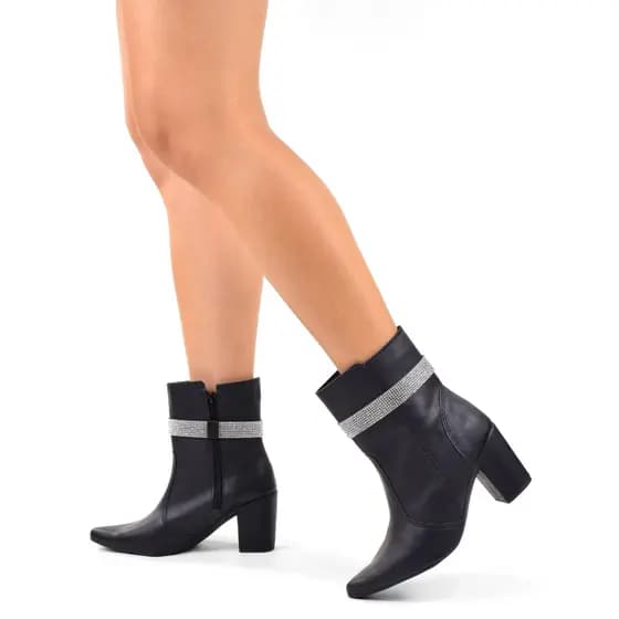 Bota Feminina com Tira de Strass Bico Fino Brilho Cano Médio Salto Grosso Blogueira Confortável