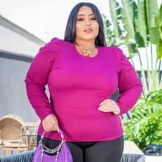 Blusa Feminina Plus Size Manga Longa Malha Canelada/Detalhe no Ombro/Importada