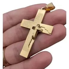 Pingente  Cruz Crucifixo Grande Arte Alto Relevo Com Oração Pai Nosso.