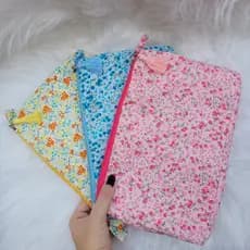 Necessaire Feminina Média Para Maquiagens Cosméticos Organizadora Bolsa Multiuso Floral
