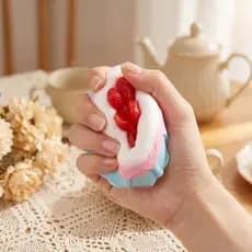 Bolo De Morango Jumbo Realista PU Brinquedo Engraçado De Ascensão Lenta Para Prêmios De Carnaval Brindes De Eventos