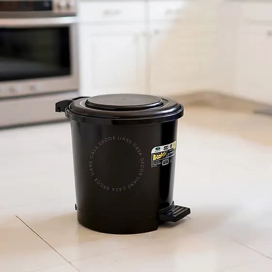 Lixeira Pedal 7,5L Tampa Ideal Banheiro Cozinha Escritório Plástico Preta
