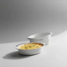 Kit 2 Travessas Refratárias Redondas com alças - Porcelana  -  (AxL) 5CM x 20CM,VAI AO FORNO E MICRO ONDAS