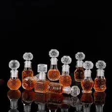 Mini Licoreira Vidro Com Tampa 50ml Lembrancinha Casamento Noivado Aniversario Festa